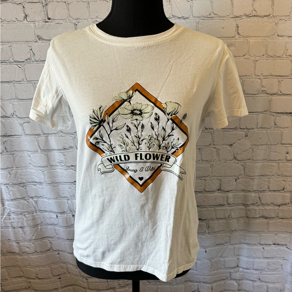 women’s floral tshirt